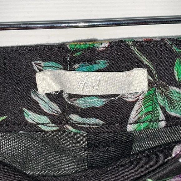 H&M Floral Cropped Pants - Picture 4 of 5
